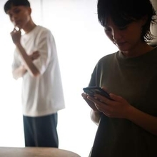 妻に不倫疑惑浮上　証拠は性的なメッセージのスクショだけ　素知らぬ顔で泳がせるのが正解ですか？【探偵が解説】