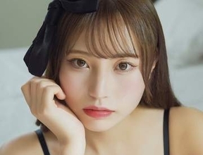 封印していた恥ずかしショット　25歳モデル「デジタルなら見せてもいいかも」　布面積少ないランジェリーやTバックでお尻あらわ