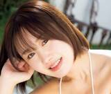 「チャームポイントは99センチのお尻　人気コスプレイヤーが白衣装限定の卒業グラビア」の画像1