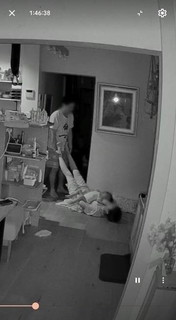 深夜2時、ホームカメラに映っていたのは…妻の足を持って引きずる「運び屋」　一体何が！？「事件のにおいしかしない」