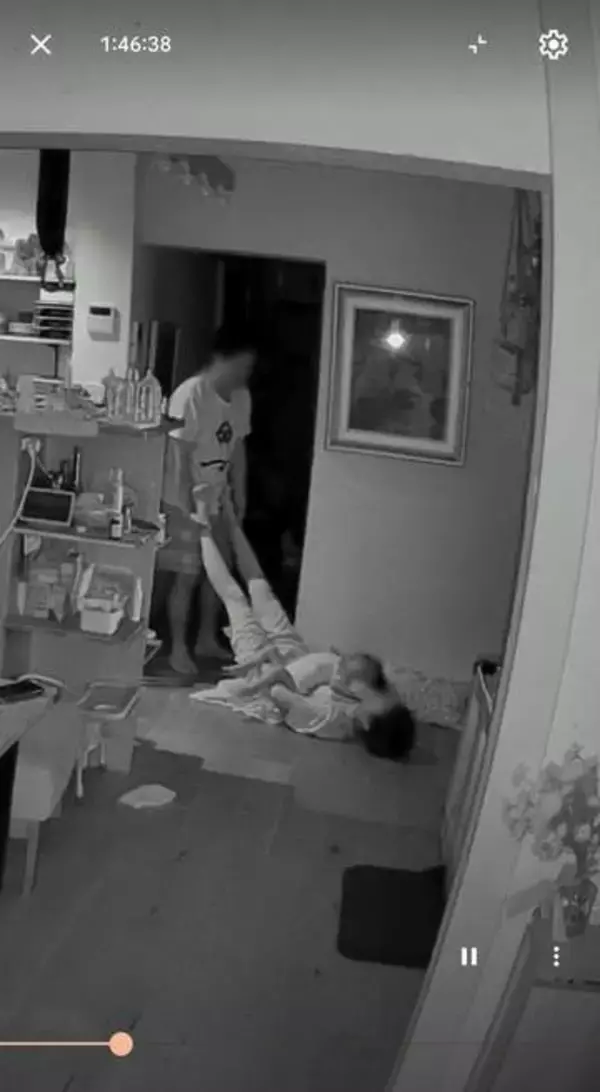 深夜2時、ホームカメラに映っていたのは…妻の足を持って引きずる「運び屋」　一体何が！？「事件のにおいしかしない」