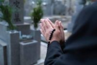 【墓じまい】費用は「31万円〜70万円」が最多　一方「墓じまい」をやめた人も、その理由は？