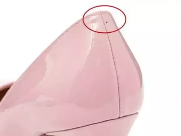 靴のかかとの小さな穴→「職人が一つ一つ丁寧に作った証しなんです！」　不良品と勘違いされ返品やまず…