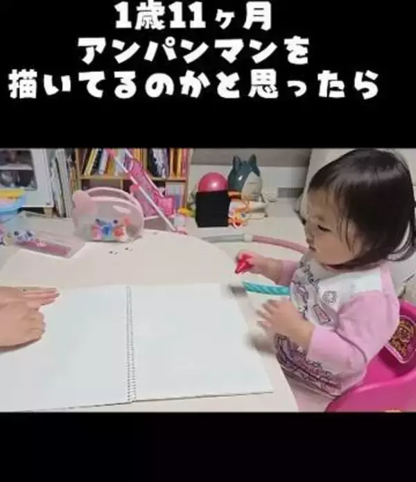 アンパンマンを描いていた1歳11カ月の娘　完成したのは…？まさかの“オチ”に動画は590万回再生「控えめに言って天才」「可愛い♡」