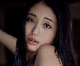 Hカップの眼福トロトロボディ　グラビア歴10年のセクシーお姉さん　セクシーランジェリーで悩殺