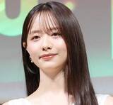 「胸元のホクロがセクシー　ピーチ・ジョン新ミューズに30歳フリーアナ　夏の爽やかランジェリーショットで大胆ポーズ」の画像1
