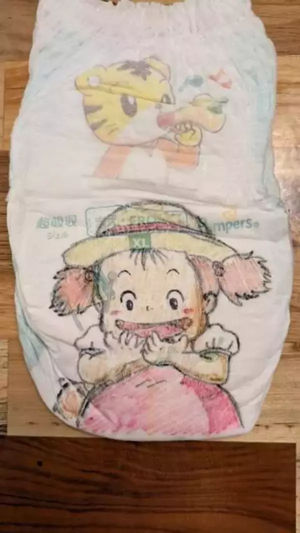 保育士が絶賛！ママがおむつに描いた「手描きジブリ」のクオリティに反響　子も誇らしげに「みてみて〜、メイちゃん！」