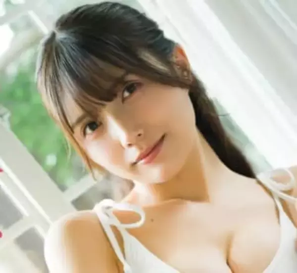 純白ハイレグで悩殺！　端正な顔立ち＆美くびれの博多美女　伝説のレースクイーンに憧れ上京した26歳はゼロイチファミリア期待の新人