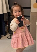 30年前の“ママのおさがり”「メゾ ピアノ」ワンピ、1歳8カ月の娘が着てみたら　90センチが奇跡のジャストサイズ「エモすぎる」