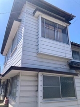 ネズミの巣に腐った床、マムシ入りの酒…48万円で購入した築71年の廃屋　DIY未経験の夫婦が2カ月かけて入居　まずは床を張り替え…次はキッチンや寝室も