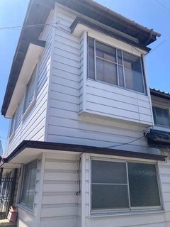 48万円で購入した築71年の廃屋　いざ実物は…ネズミの巣に腐った床、マムシ入りの酒まで「それでも後戻りできない」DIY未経験の夫婦が2カ月かけて入居