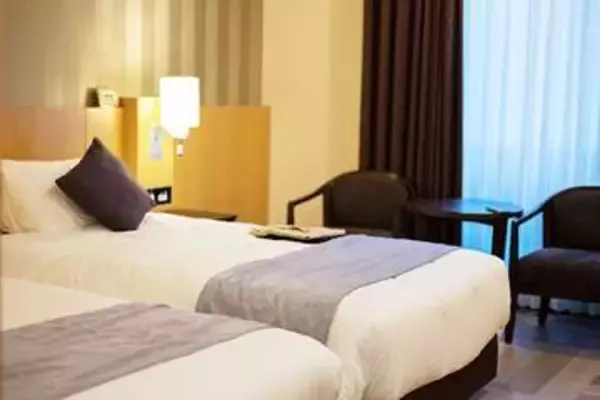 高2息子「3泊したけど、ホテルに布団なかった」→母「クレーム入れないと……でも、本当に！？」　修学旅行での笑い話に「可愛いすぎます」「情景浮かんでほっこり」