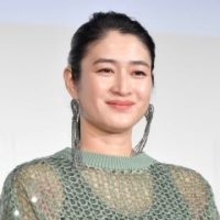 「ノーメイクなの！？」49歳女優、すっぴん＆私服コーデを披露　「見るたびに綺麗に」「シンプルなのにめちゃ素敵」