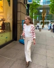 孫や娘の服もサラリと着こなす91歳おしゃれレディー　背筋を伸ばして街なかを歩く姿に「こんな女性にあこがれます」「お手本にしたい」