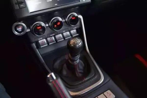 TOTO「エコリモコン」自己発電のスグレモノ、トヨタ「GR86」みたいと話題　メーカーに聞いた「押した感触が、ちょっと癖になる」