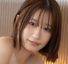 汗まみれシャツの下はオレンジの三角ビキニ　元NMBの25歳モデル　ハツラツ＆セクシーな写真集は「走り回ったりして楽しい撮影でした　チェックしてねっ」