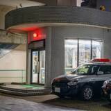 「夜道で拾った学生証、大学に届けてもいい？　交番に必ず届けた方がいいケースは【元警察官が解説】」の画像1