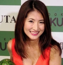 48歳元NHKキャスター　タンクトップの微笑みカットにフォロワー歓喜「いやぁ、お美しい」「綺麗すぎてやばい」