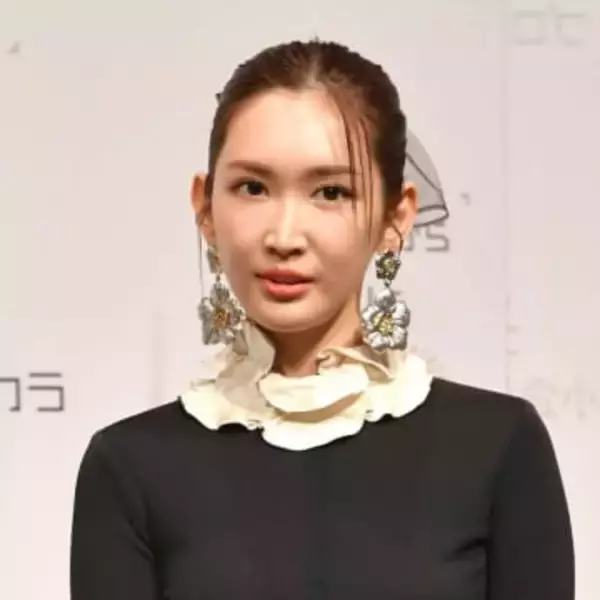 「15歳の次男もスラっとしたイケメン…？」紗栄子、息子と過ごすクリスマス「私にもサンタさんが来てくれました」