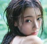 「悪女役で話題　元CanCamモデルの30歳女優　初めてのランジェリー姿　儚い妖艶美を表現した1st写真集」の画像1