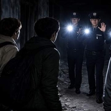 バリケード突破し廃墟に侵入　ノリで友人と肝試しを楽しむ大学生　点滅する赤い光とともに現れたのは…【弁護士が解説】