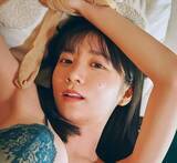 「お天気キャスターが美ワキ全開　スーツを脱ぎ捨て色気ムンムンのランジェリー姿　知的経歴と大胆表現のギャップにメロメロ」の画像1