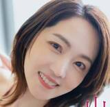 「写真集11冊を刊行した元おニャン子B組の美女　32年ぶりグラビア復帰　エイジレスな妖艶ボディ見せつけ」の画像1