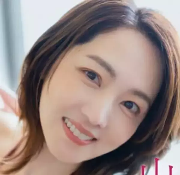 写真集11冊を刊行した元おニャン子B組の美女　32年ぶりグラビア復帰　エイジレスな妖艶ボディ見せつけ