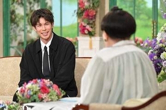 曽祖父も祖父も「人間国宝」の38歳人気俳優　「ライオンキング」に魅せられてプロサッカー選手になる夢を捨て役者の道へ【徹子の部屋】