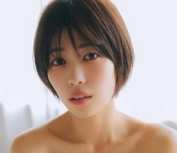 四国産たわわHカップYouTuber　素肌にシャツで美谷間くっきり　磨きがかかったナイスバディ