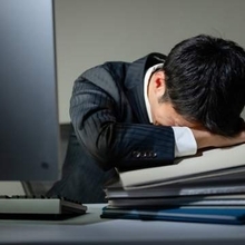 「もう新人じゃないんだから」 求められるタスク量をこなせない新入社員　「向いていないのかも」とちらつく退職　新卒や転職後に直面する「3カ月の壁」【キャリアカウンセラーが解説】