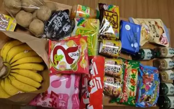 小学生息子とクレーンゲームを楽しんでいると…「一個もらえない？」としつこく絡んでくる親子　母が断ろうと思ったら、息子の返しが強火だった「将来有望な息子さんですね」
