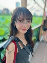 制服で体育座り　体操着で跳び箱挑戦　30歳の童顔グラドル長澤茉里奈　青春感たっぷりのスクールグラビア