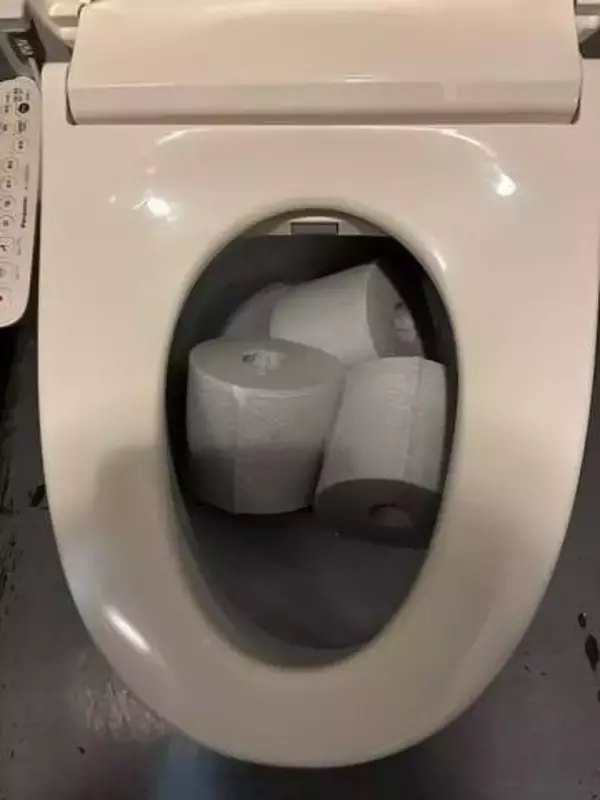 ライブハウスの男子トイレが…観客による悪質行為に出演者も謝罪「こんなヤツのせいで男性みんなが幼稚と誤解される」
