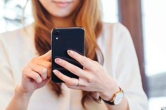 婚活に絶対におすすめできない場所ランキング　3位「マチアプ」、2位「SNS」ぶっちぎりの1位は