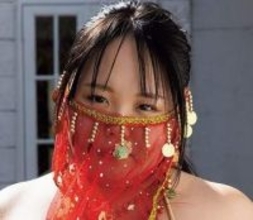 130センチMカップ　規格外の肉感ボディ　突如現れた超乳の持ち主にグラビアンも感嘆の声