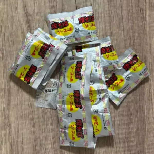 「マルちゃん焼そばの粉」余り問題、SNSの知恵で劇的解決！フライドポテトやポップコーンに