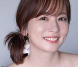 「美デコルテ際立つぴったり黒ニット  42歳フリーアナ16年ぶり写真集 「少し恥ずかしくなるくらいの素の写真や表情も」」の画像1