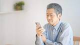 「6割が携帯解約できず請求増を経験　50、60代にはデジタルの壁→人に相談できず深刻化…　理由「パニックになったから」を上回ったのは？」の画像1