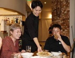 閉店予定の人気料理店　元料理人の吉本芸人が承継を決意　「芸人ならではの楽しい店に」