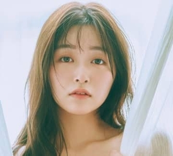 柔らか光に包まれた小悪魔ビキニ美女　ミスヤングマガジン19歳が魅せるオトナと美少女の狭間