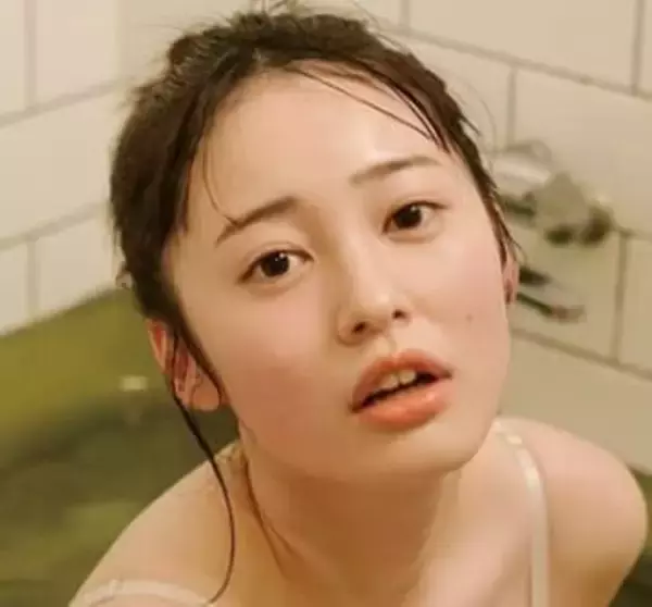 エプロン姿やバレエ衣装は必見！　93センチ19歳グラドルがファンタジーグラビアに挑戦