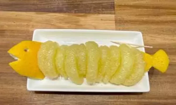 文旦を剥いてくれた「旦那の発想が最高すぎる」妻を笑わせようと…「毎日ネタをぶち込んでくれる」