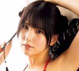 「2025年12月解散アイドル　赤色ビキニで曲線美披露　セクシーチャイナドレスで太ももあらわ」の画像1