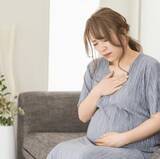 「妊娠判明後、彼がまさかの「入籍拒否」！？義母の猛反対と謎の借金を理由に…どうすれば？　心理カウンセラーが示す「二者択一」」の画像1