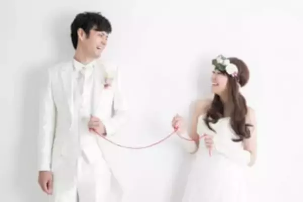 20代は、世帯年収800万なければ「結婚したいと思えない」！？　子育てするなら必要と思っている額は……