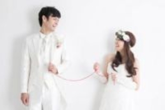 20代は、世帯年収800万なければ「結婚したいと思えない」！？　子育てするなら必要と思っている額は……