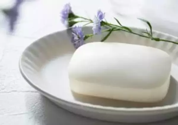 キャンプ、災害時「石鹸の置き場所がない…」身近な物で解決！警視庁発ライフハック