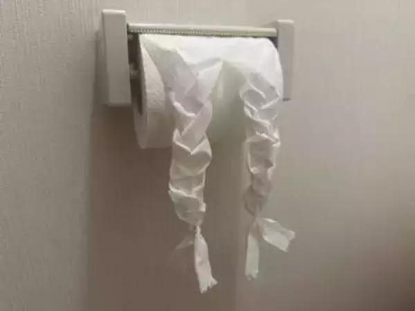 出社ギリギリの朝、トイレで3歳娘の無茶ぶりに応えた母の力作に「尊敬しかない」と称賛の声「発想が面白いね！」