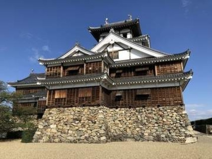 「明智光秀の城」天守閣よみがえり40年　再建前の懐かしい姿を写真で振り返る　京都